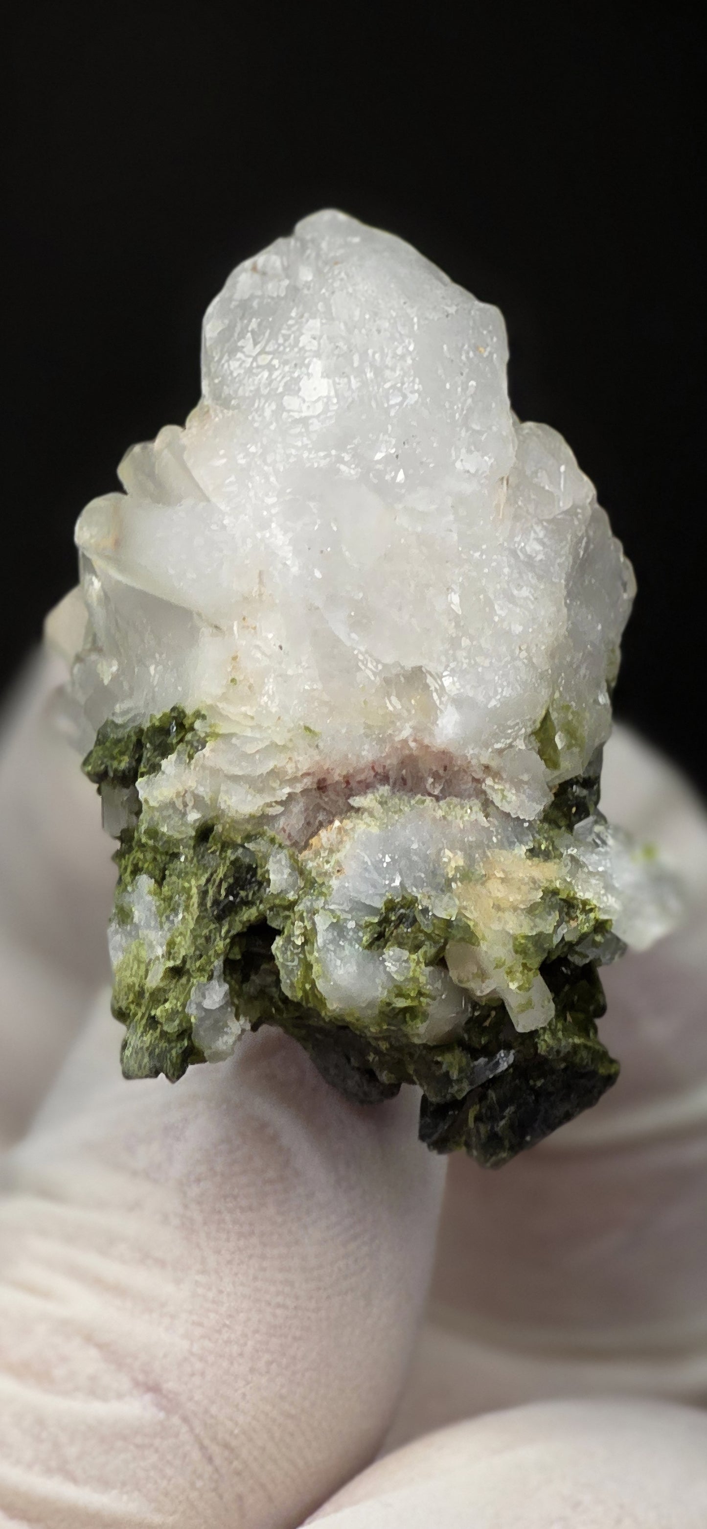 Brazilian S7 Quartz & Epidote Bloom, w/ Sprites!