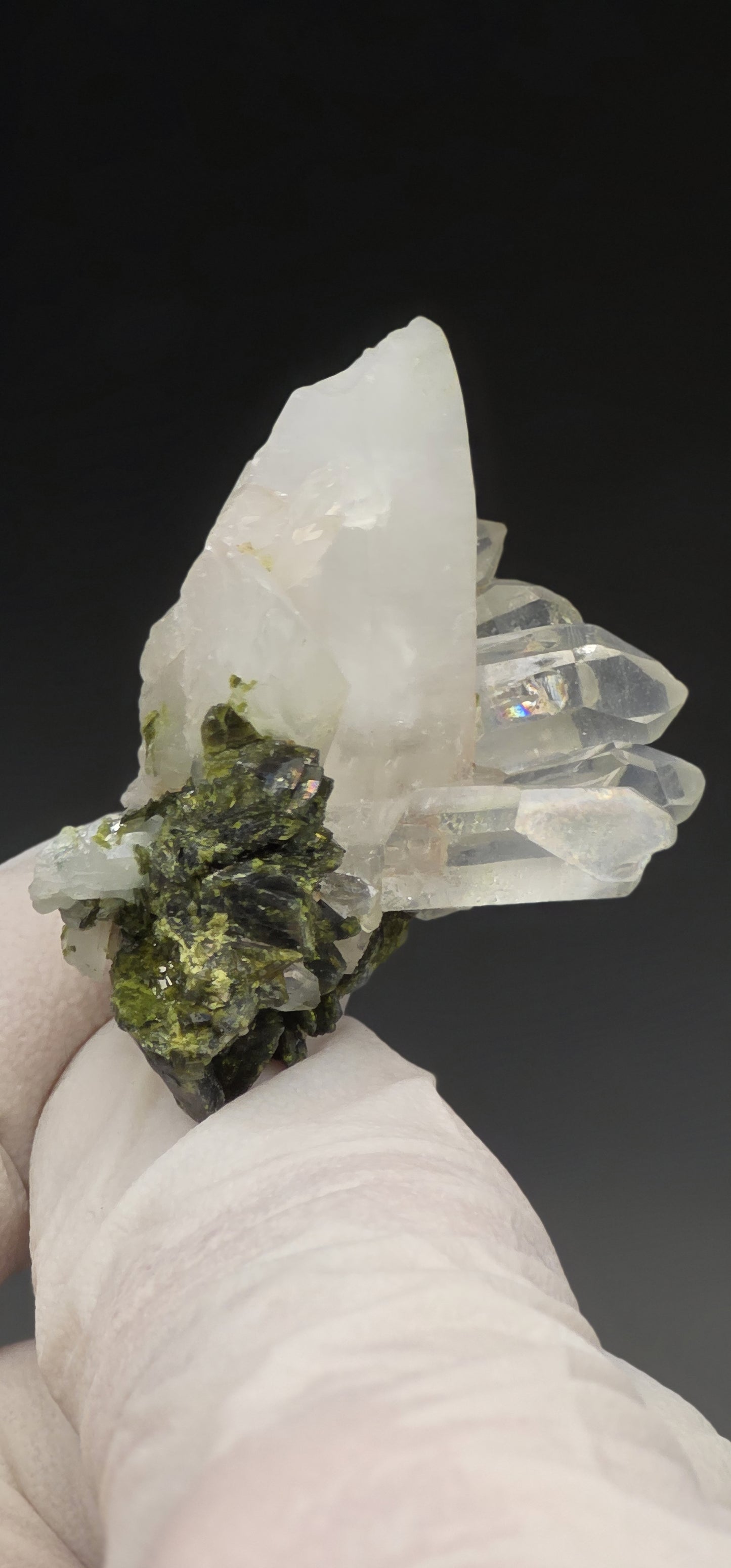 Brazilian S7 Quartz & Epidote Bloom, w/ Sprites!